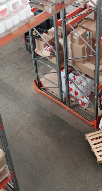 24. Jasa Epoxy Lantai Industrial