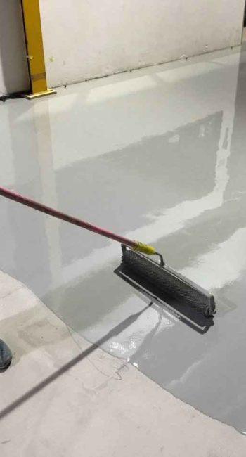 cara-menggunakan-cat-epoxy-lantai